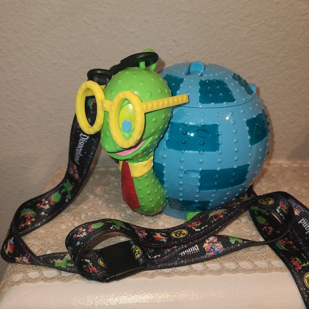 Disneyland light up electric parade sipper. Brand new opened for picture only